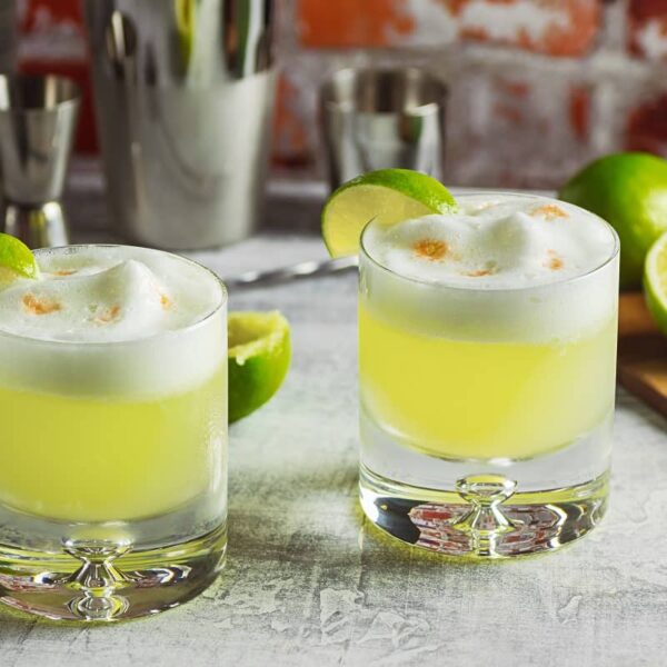 vasos de pisco sour